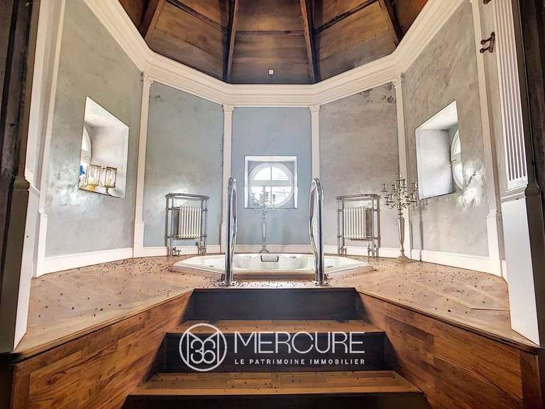 Château Avesnes-sur-Helpe - 2000m²