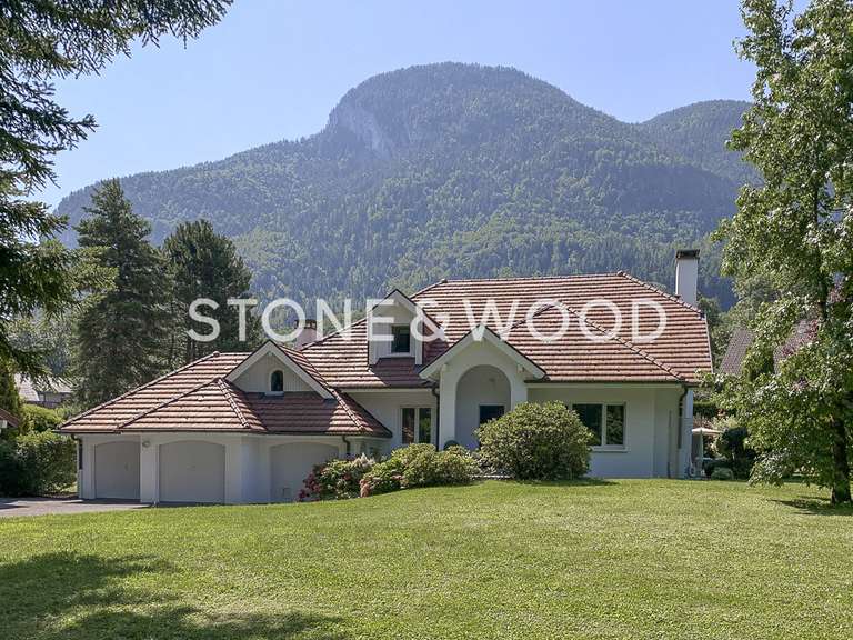 Maison Aviernoz - 4 chambres - 240m²