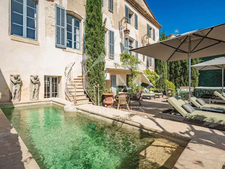 Hôtel particulier Avignon - 7 chambres - 358m²