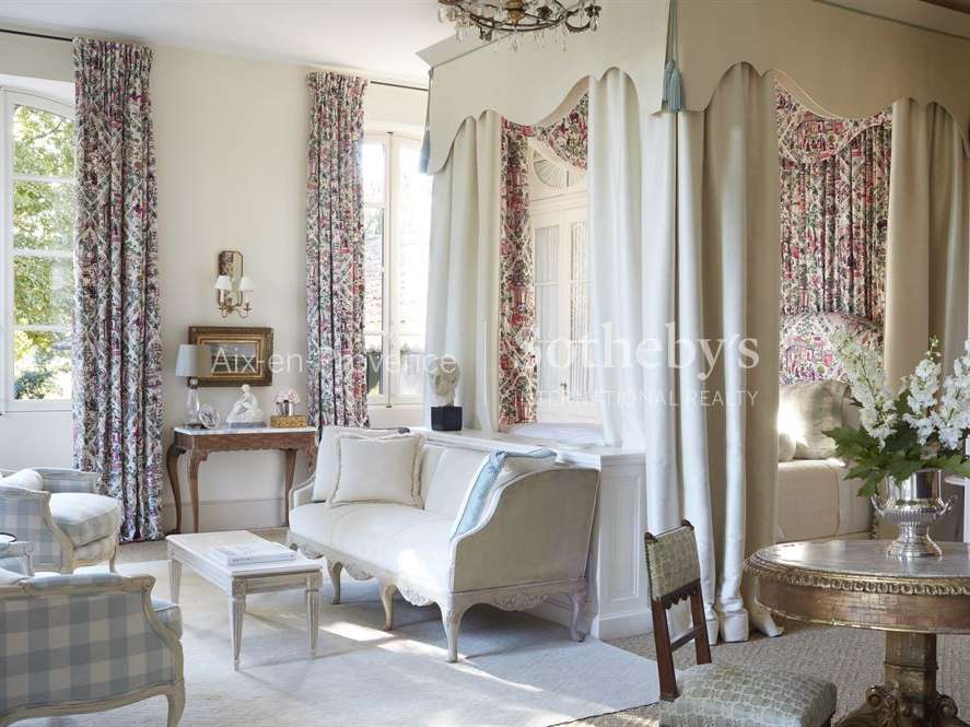 House Avignon