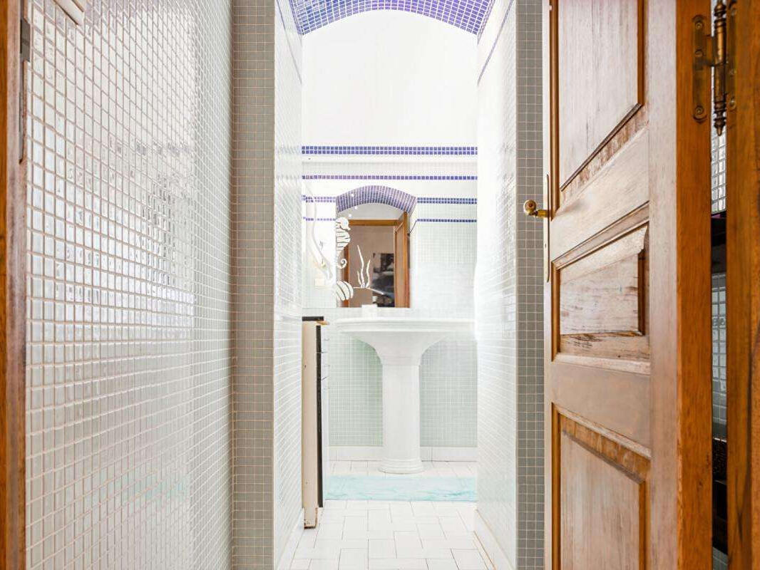 House Avignon