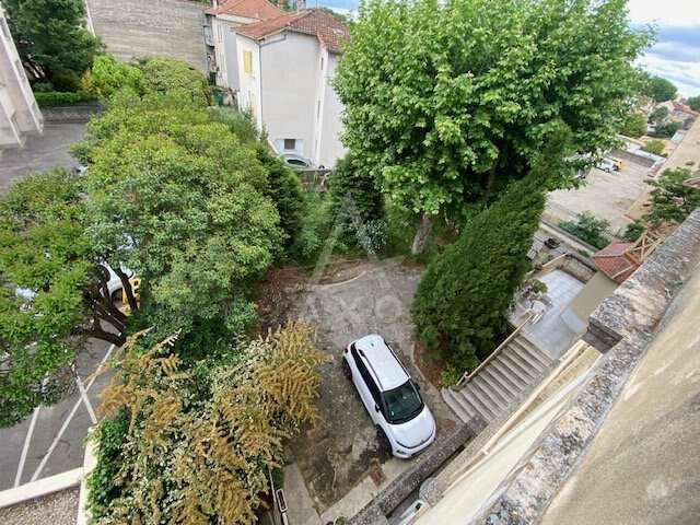 House Avignon
