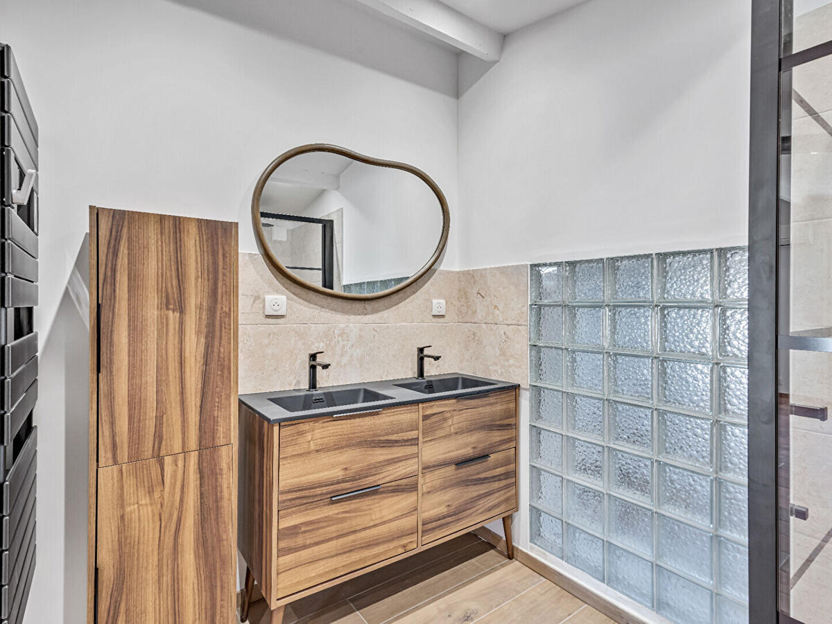 House Avignon