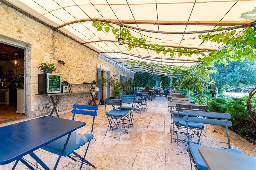House Avignon