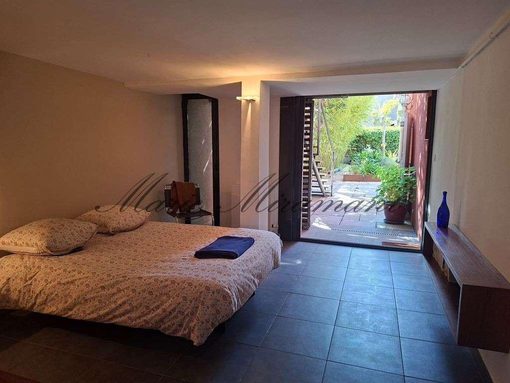 House Avignon