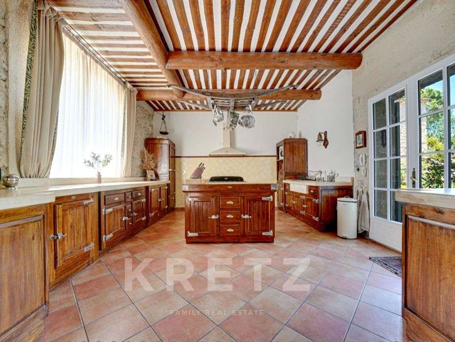House Avignon