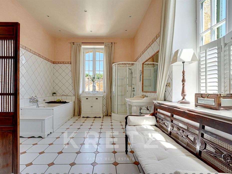 House Avignon