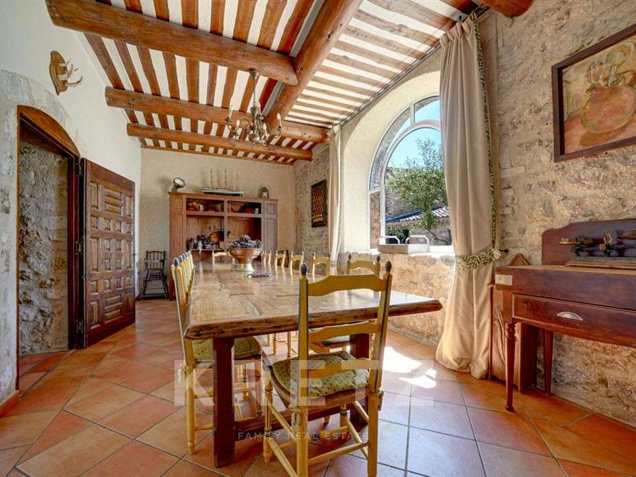 House Avignon