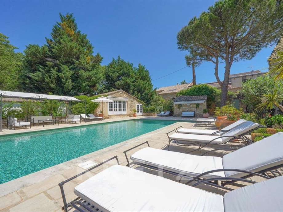 House Avignon