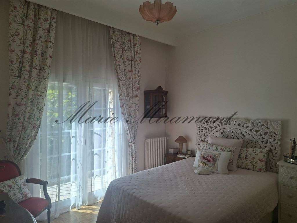 House Avignon