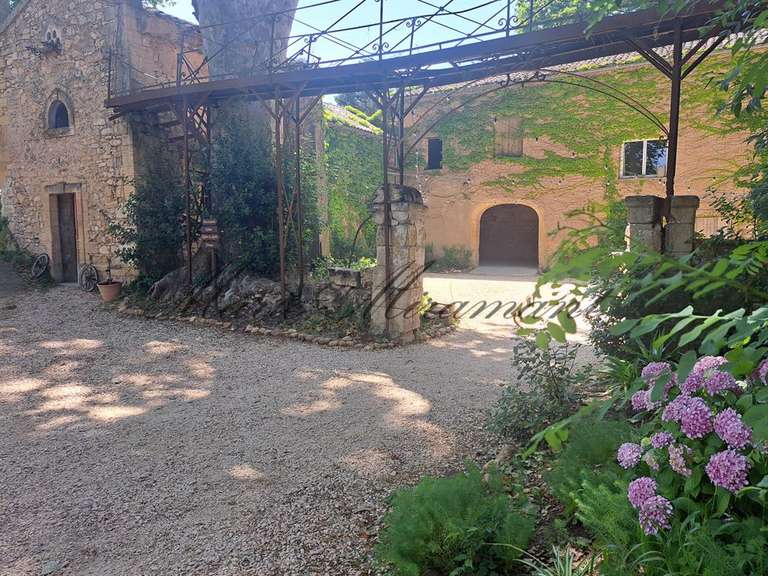 Propriété Avignon - 19 chambres - 900m²