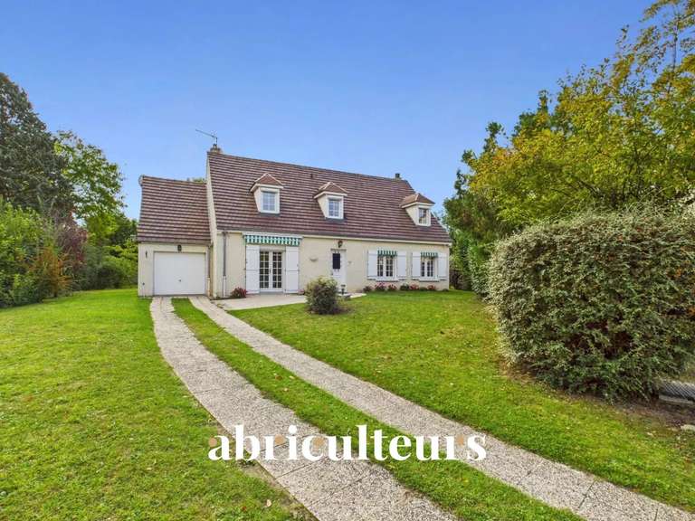 Maison Avilly-Saint-Léonard - 4 chambres - 145m²
