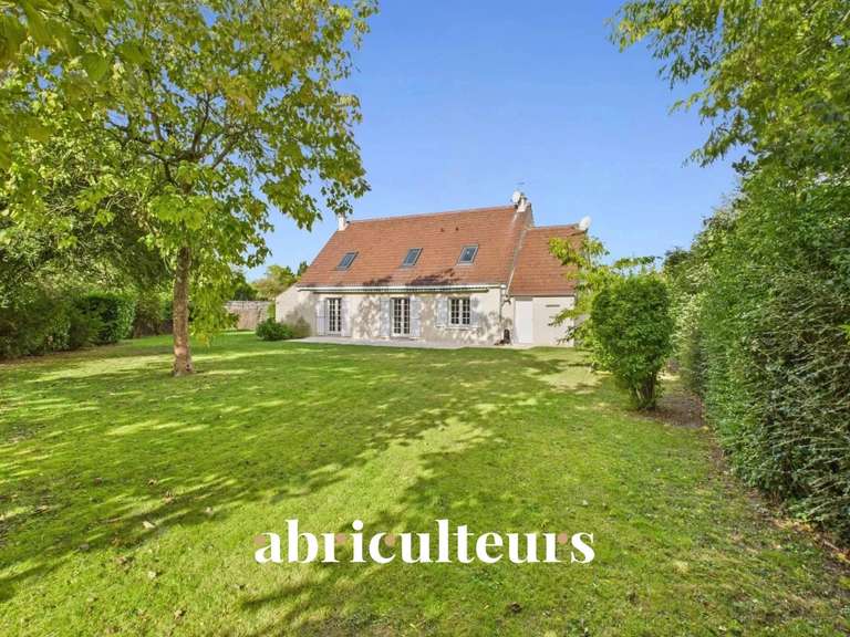 Maison Avilly-Saint-Léonard - 4 chambres - 145m²