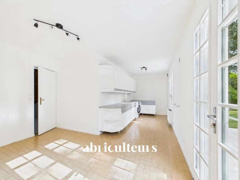 Maison Avilly-Saint-Léonard - 4 chambres - 150m²