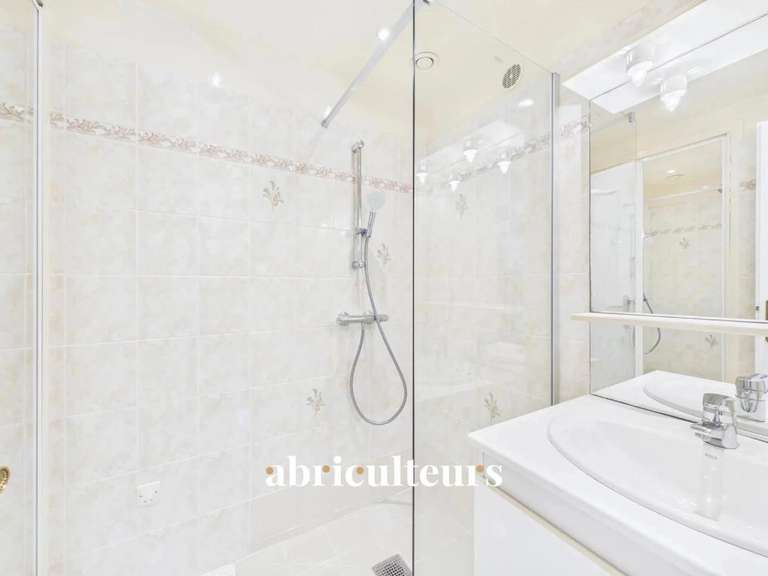 Maison Avilly-Saint-Léonard - 4 chambres - 150m²