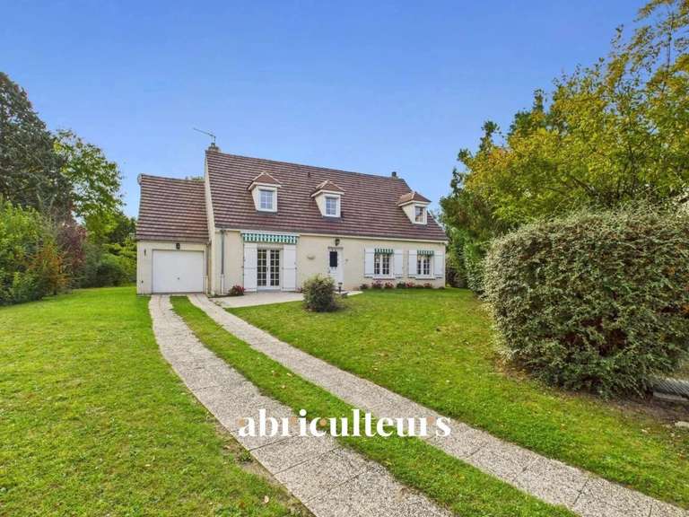 Maison Avilly-Saint-Léonard - 4 chambres - 150m²