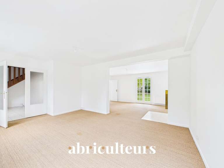 Maison Avilly-Saint-Léonard - 4 chambres - 150m²