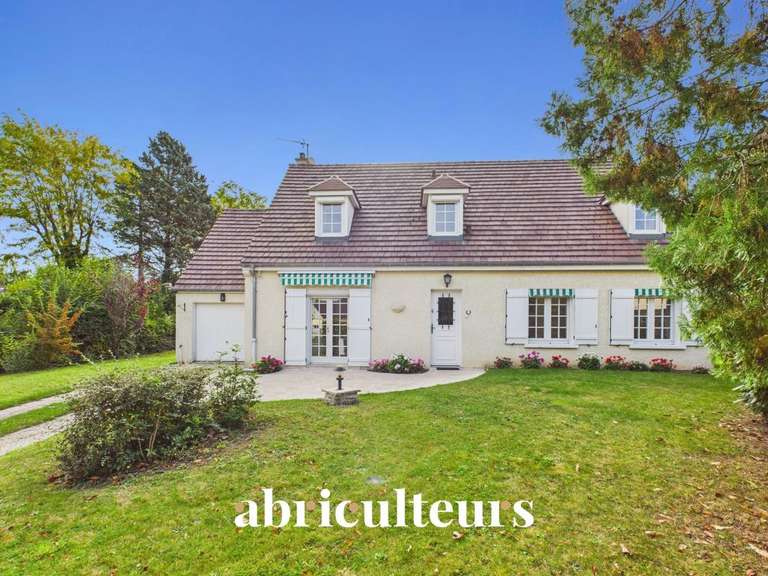 Maison Avilly-Saint-Léonard - 4 chambres - 150m²