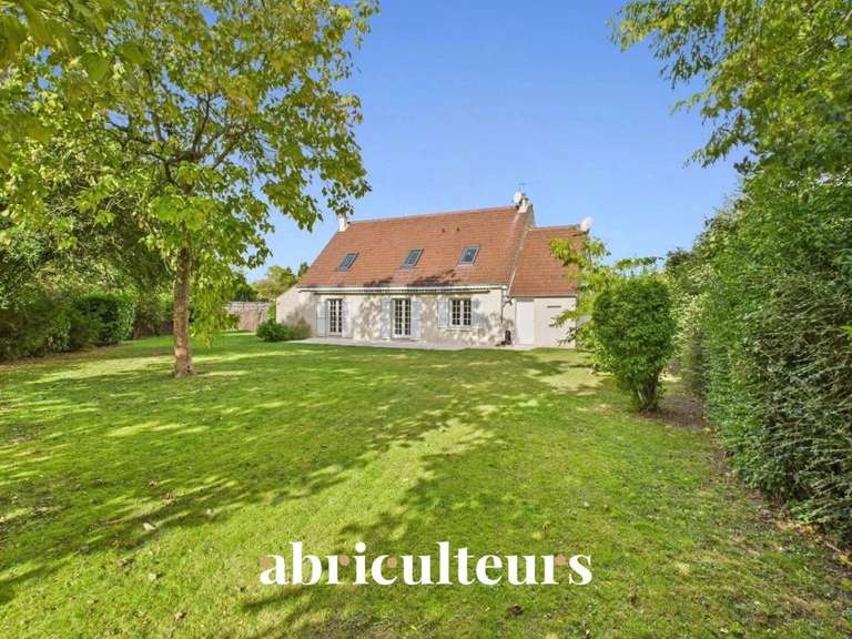 Maison Avilly-Saint-Léonard - 4 chambres - 150m²