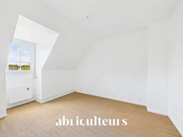 Maison Avilly-Saint-Léonard - 4 chambres - 150m²