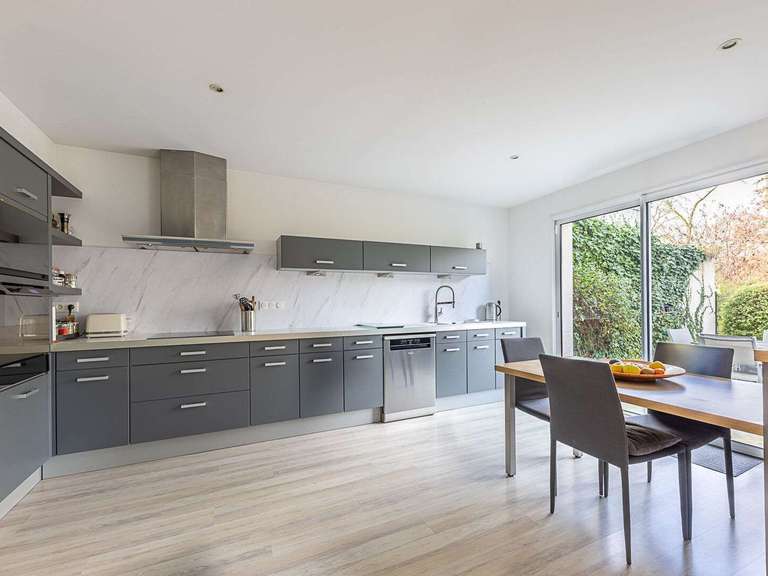 House Avrillé - 5 bedrooms