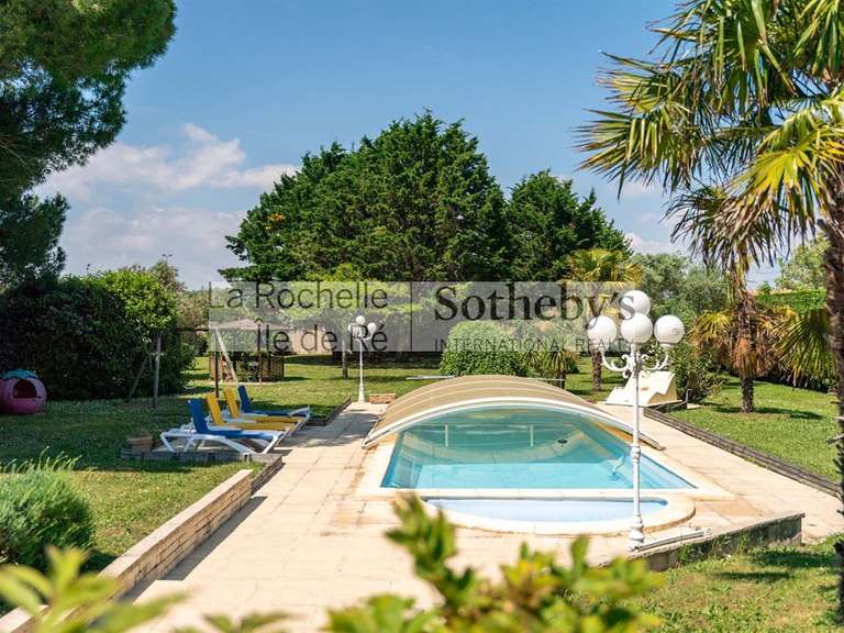 Maison Aytré - 5 chambres - 240m²