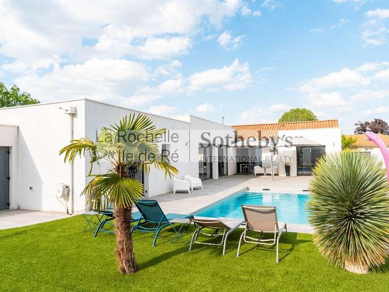 Maison Aytré - 3 chambres - 158m²