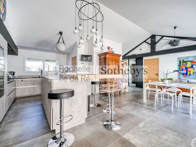 Maison Aytré - 3 chambres - 158m²