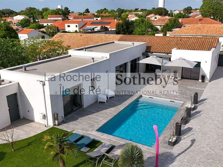 Maison Aytré - 3 chambres - 158m²
