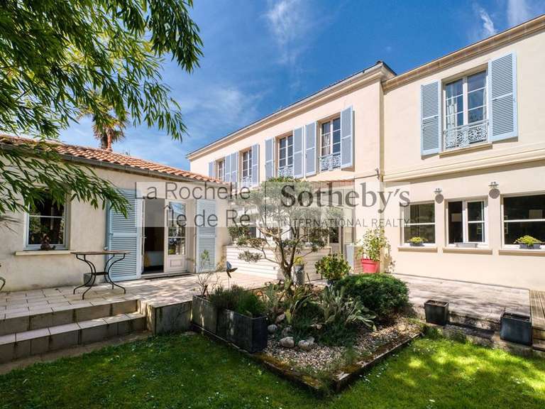 Maison Aytré - 4 chambres - 193m²