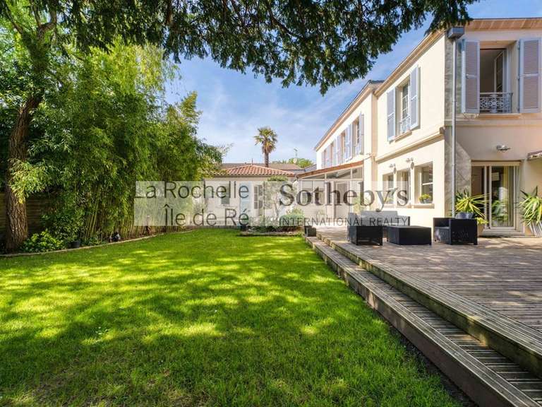 Maison Aytré - 4 chambres - 193m²