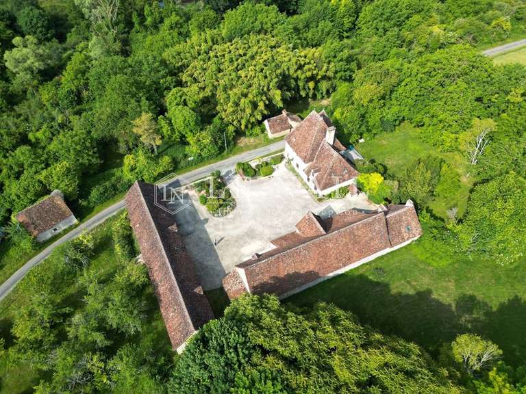 Manoir Azay-le-Ferron - 4 chambres - 180m²