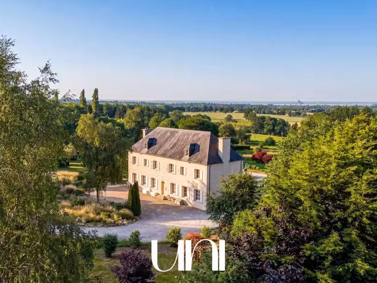 Maison Bacilly - 7 chambres