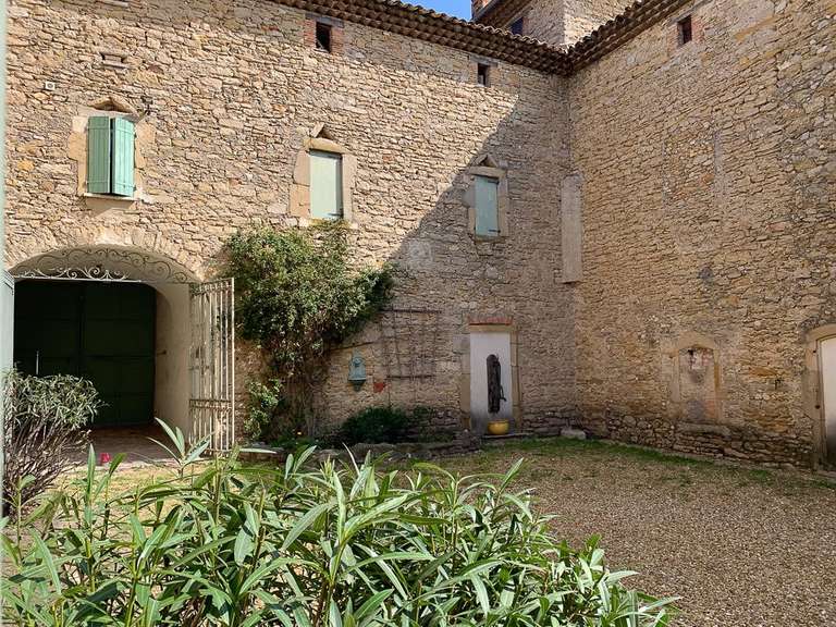 Propriété Bagard - 18 chambres - 896m²