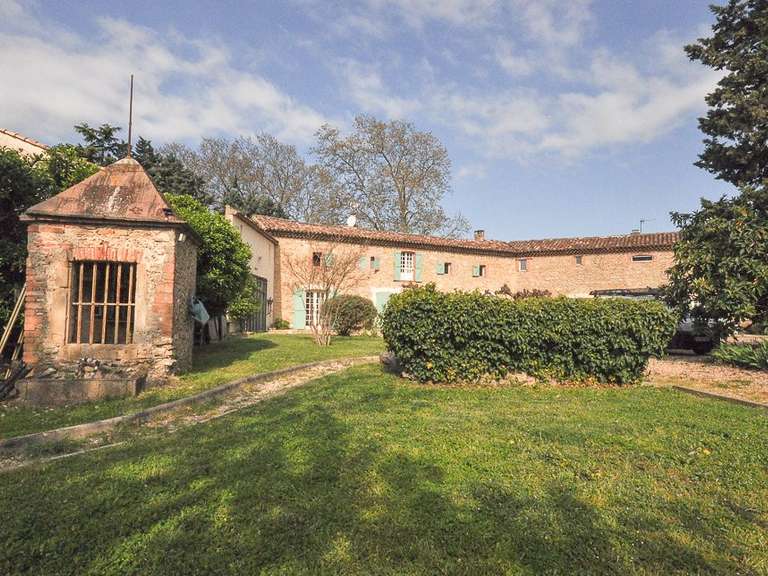 Propriété Bagard - 18 chambres - 896m²