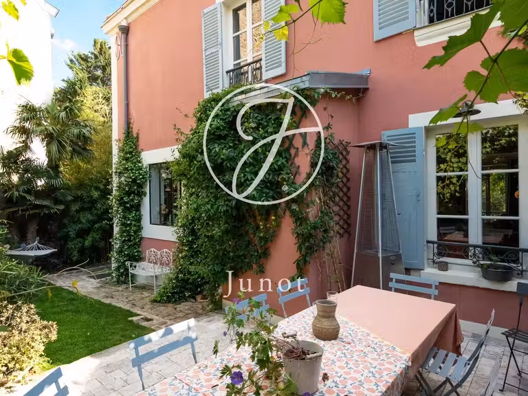 Maison Bagnolet - 3 chambres - 264m²