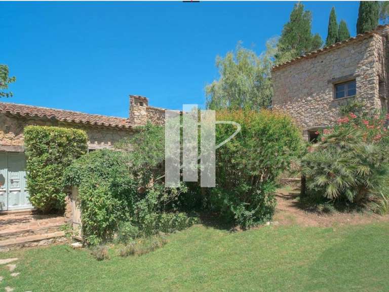 Maison Bagnols-en-Forêt - 10 chambres - 600m²