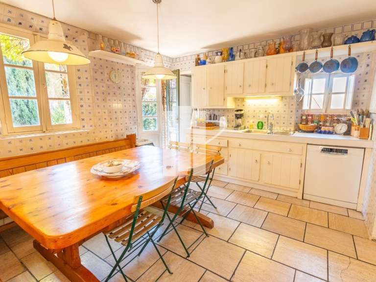 Maison Bagnols-en-Forêt - 10 chambres - 600m²