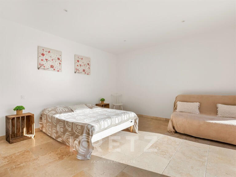Maison Bagnols-en-Forêt - 8 chambres - 390m²
