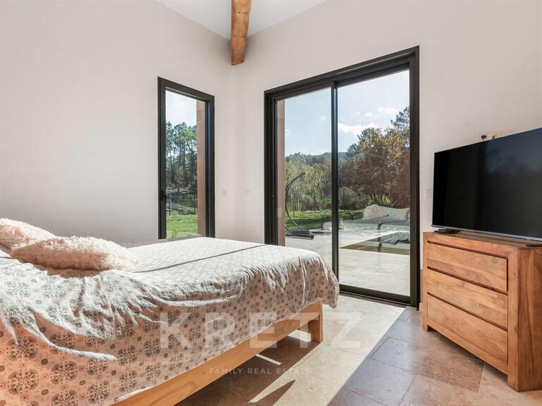 Maison Bagnols-en-Forêt - 8 chambres - 390m²
