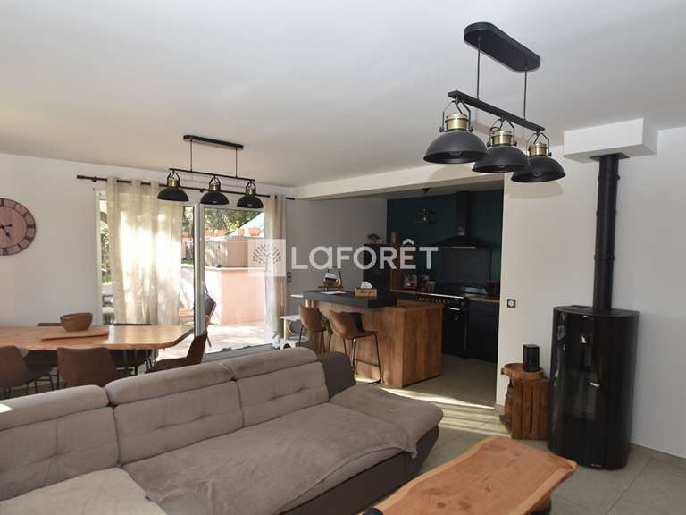 House Bagnols-en-Forêt - 3 bedrooms - 109m²