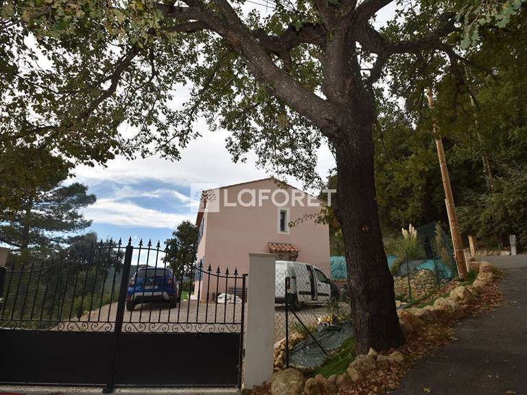 House Bagnols-en-Forêt - 3 bedrooms - 109m²