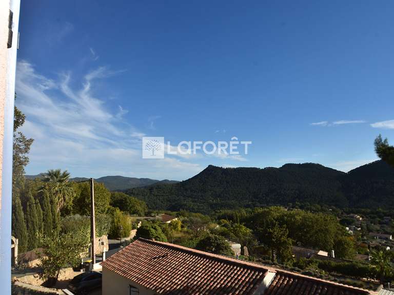 House Bagnols-en-Forêt - 3 bedrooms - 109m²