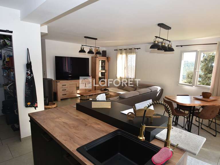 House Bagnols-en-Forêt - 3 bedrooms - 109m²