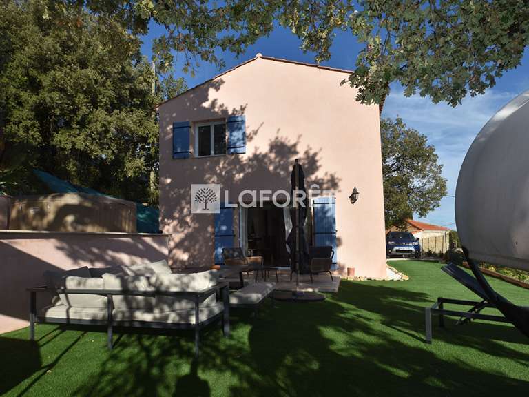 House Bagnols-en-Forêt - 3 bedrooms - 109m²