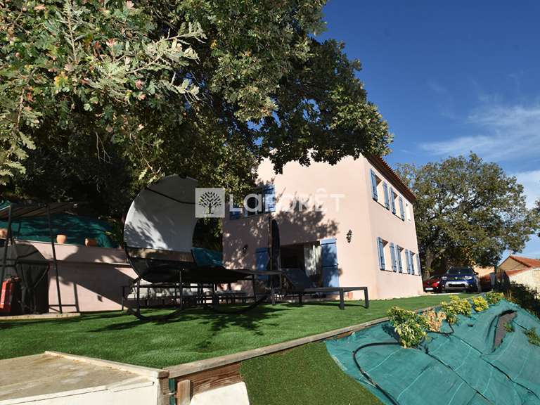 Maison Bagnols-en-Forêt - 3 chambres - 109m²