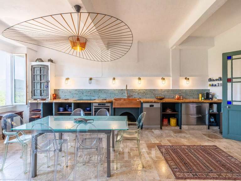 House Bagnols-en-Forêt - 4 bedrooms - 240m²