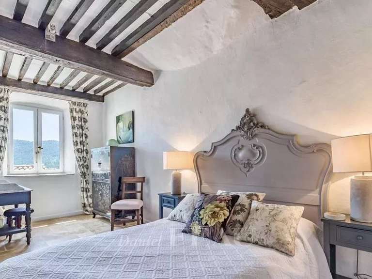 House Bagnols-en-Forêt - 4 bedrooms - 240m²