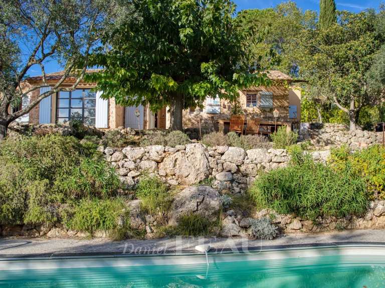 House Bagnols-en-Forêt - 4 bedrooms - 111m²