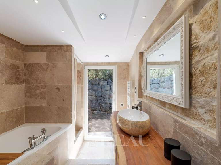 House Bagnols-en-Forêt - 4 bedrooms - 150m²